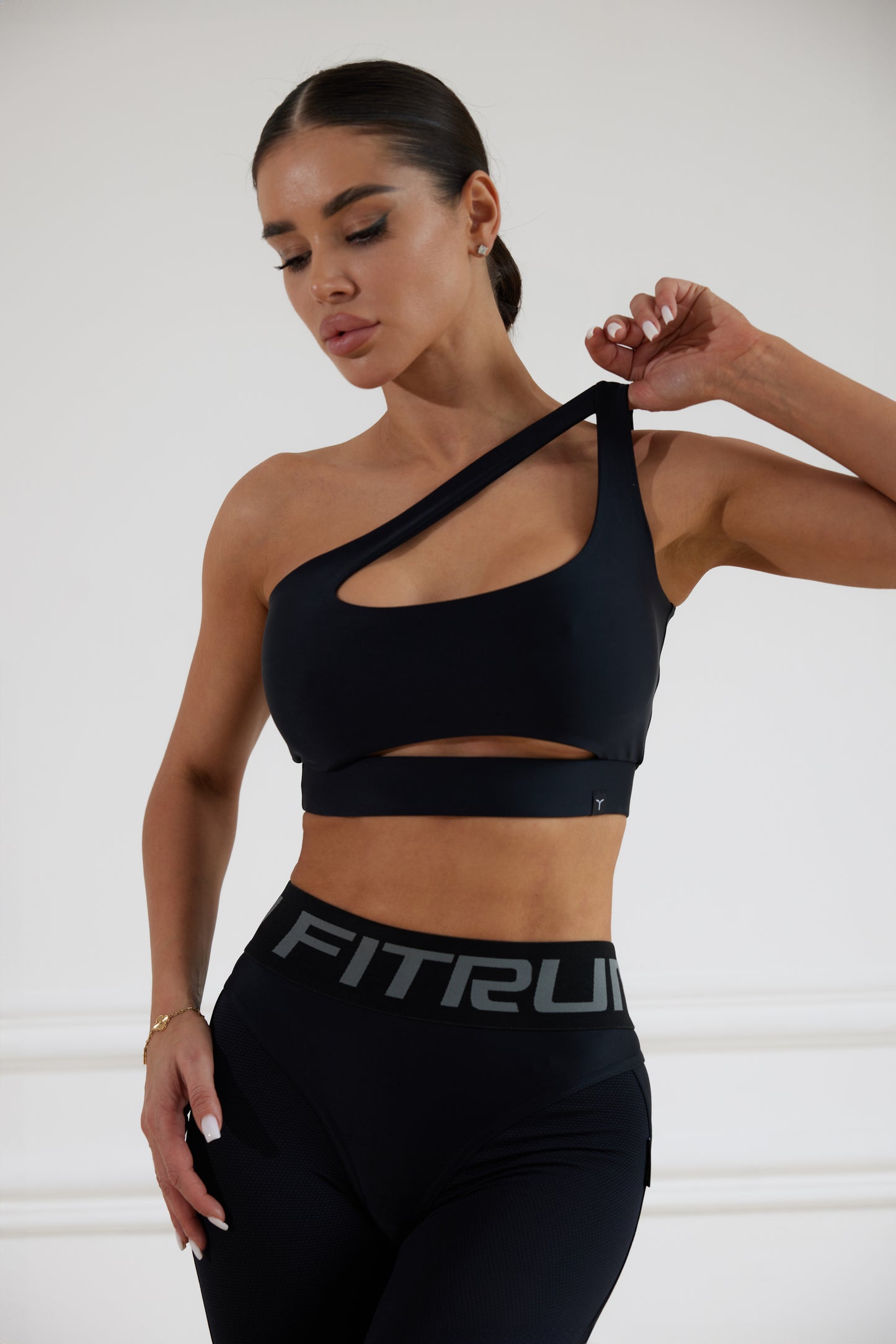 Sportinis topas „Racy Total Black"