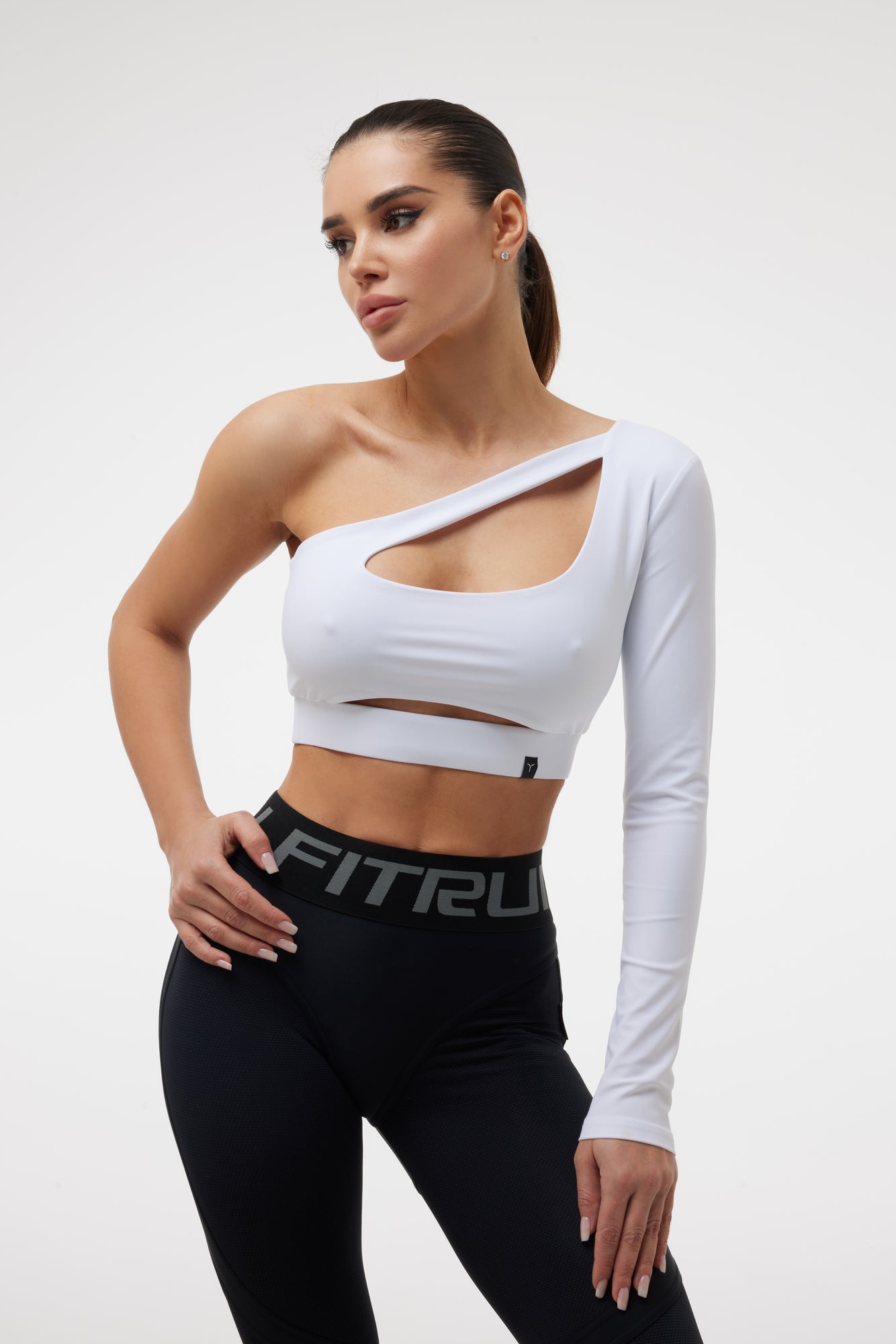 Sportinis topas vienos rankovės „White“