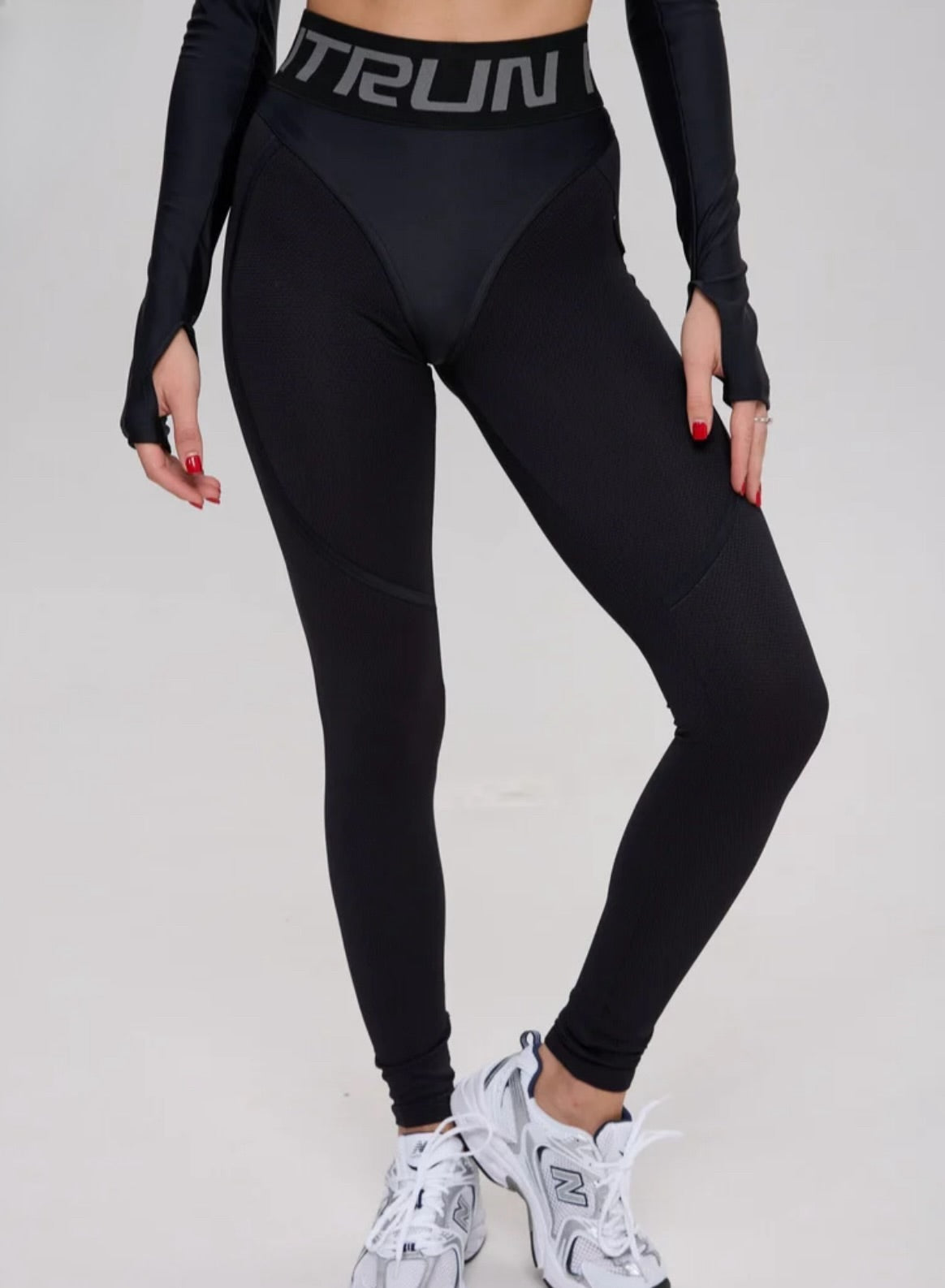 Sportinės tamprės  „Total Black Relief"