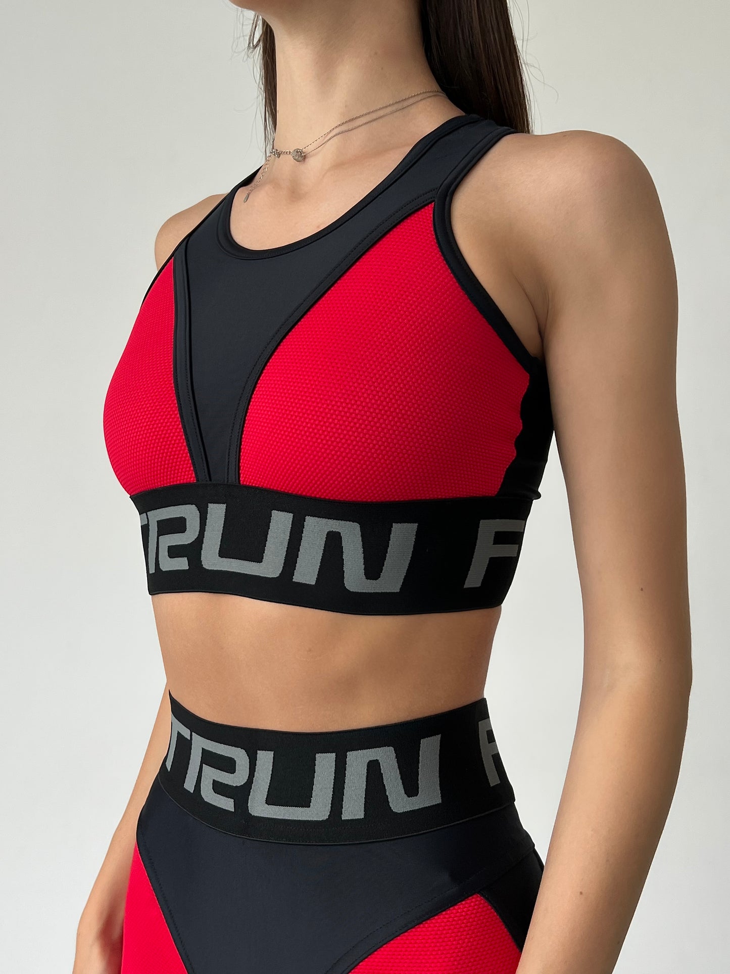 Sportinis topas „Total Red Relief“