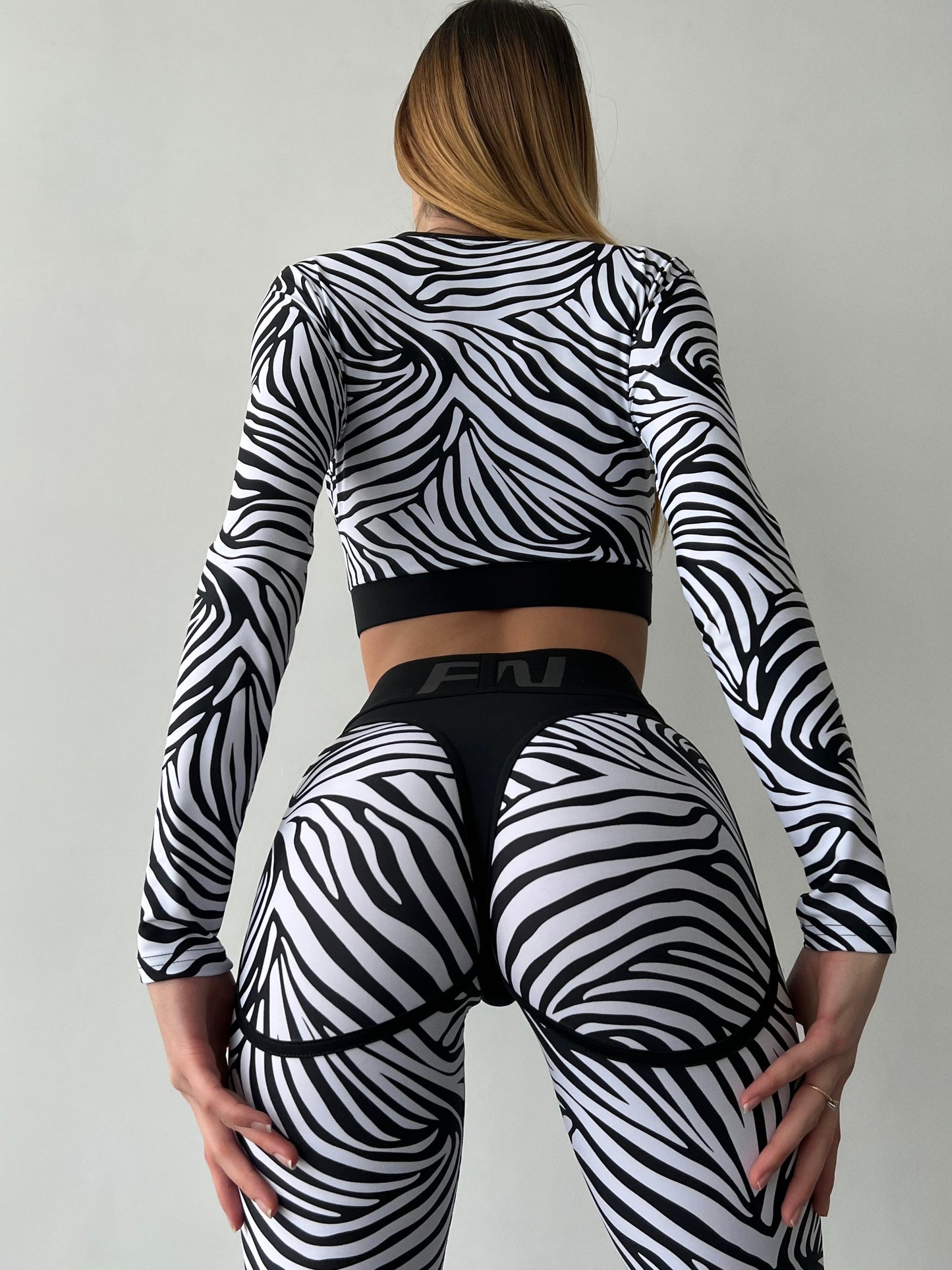 Sportinis topas ilgomis rankovėmis „Zebra“