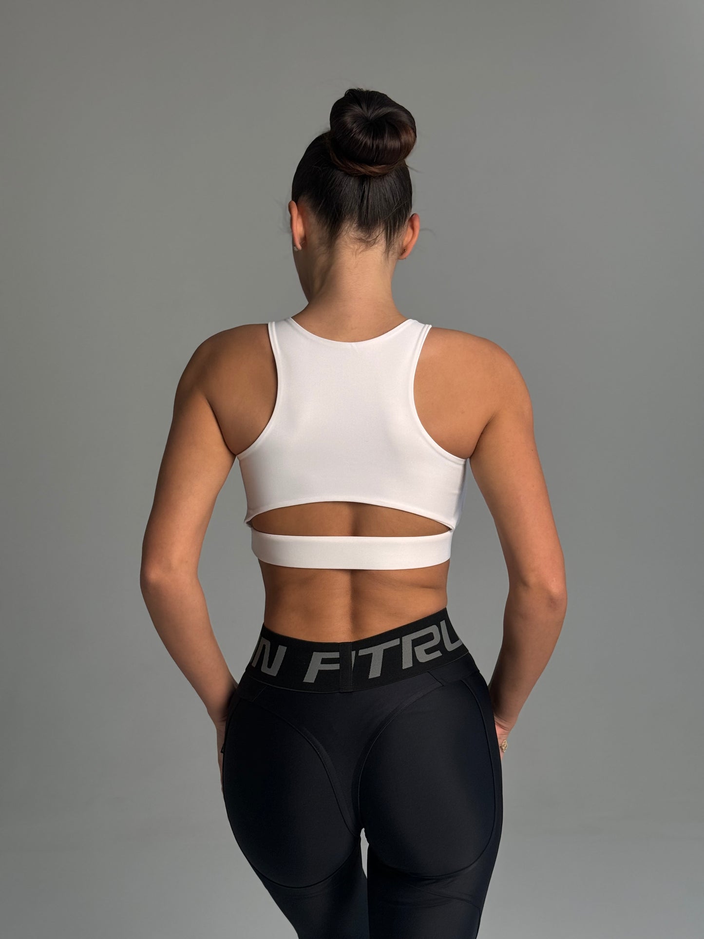 Sportinis topas „Sculpt White“